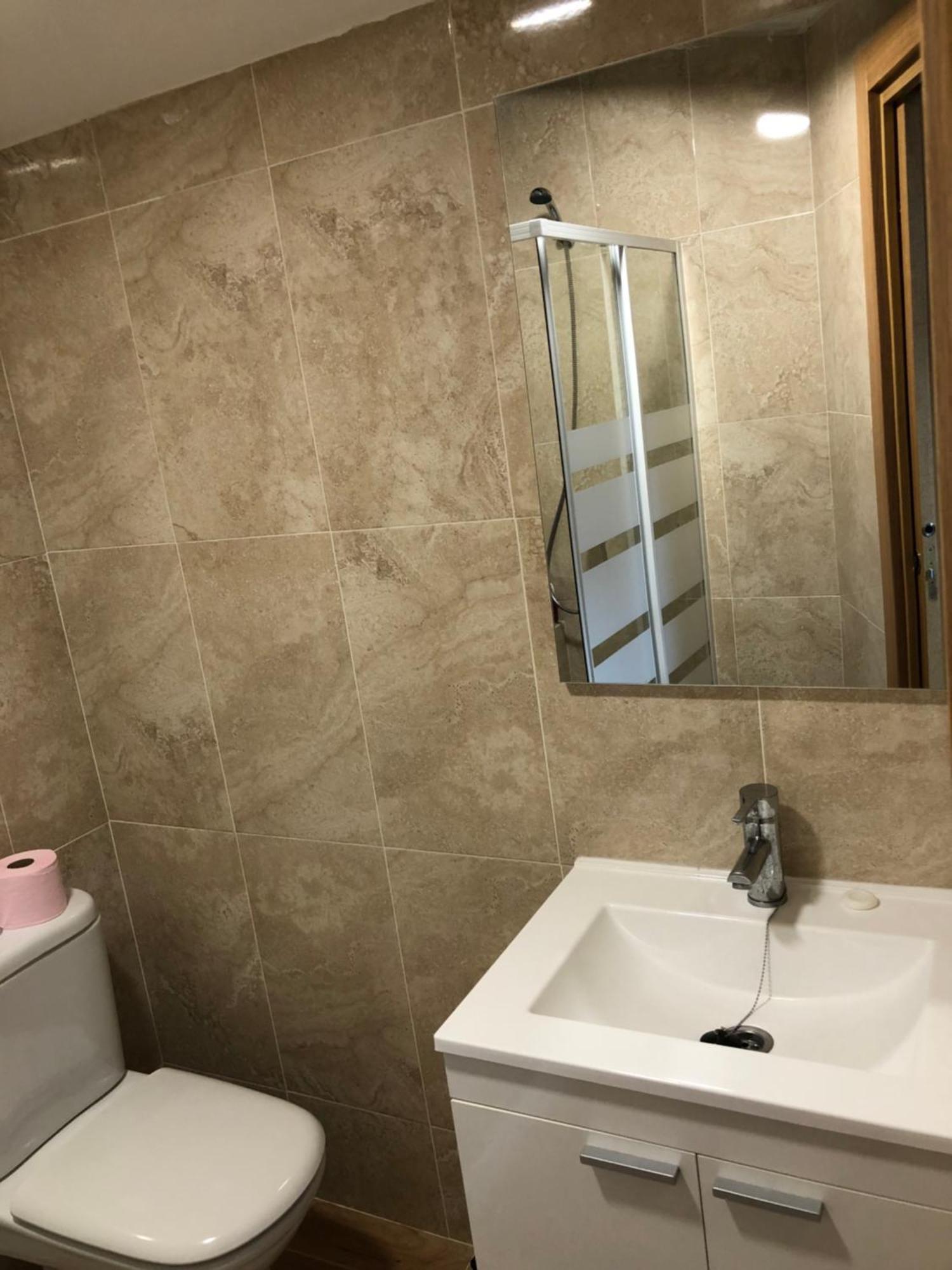 Habitacion Con Cocina Y Bano Бильбао Экстерьер фото
