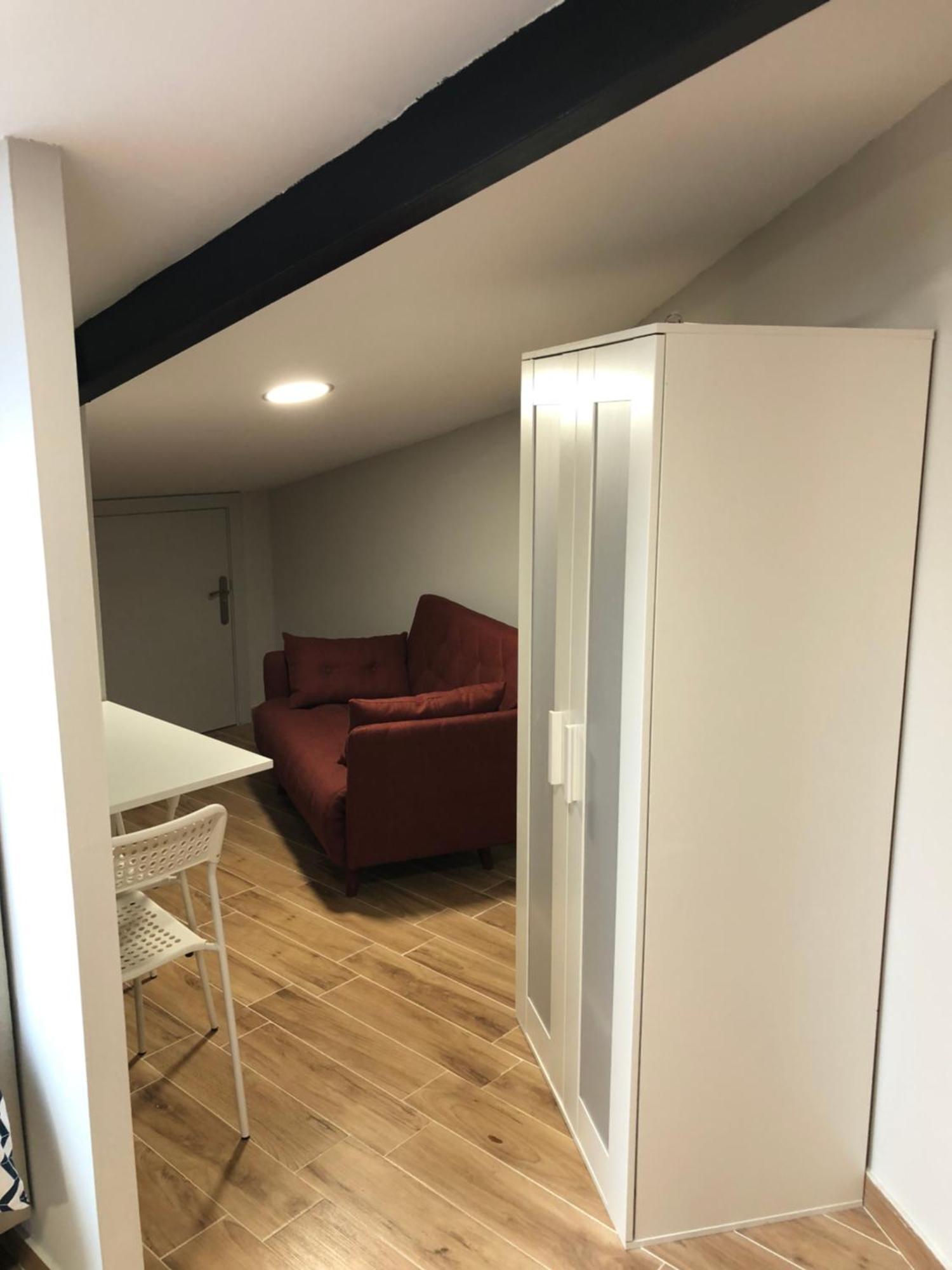 Habitacion Con Cocina Y Bano Бильбао Экстерьер фото